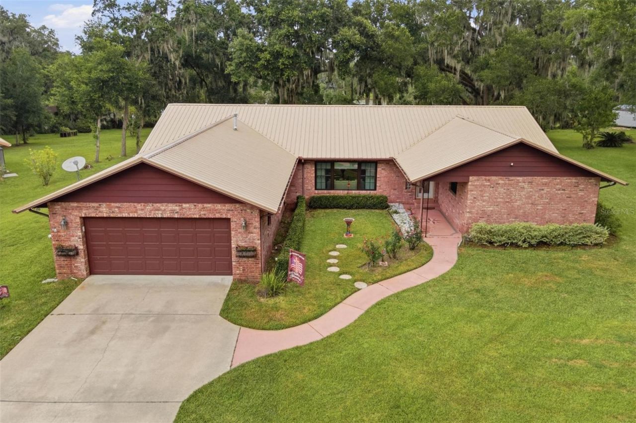 38700 Lakeview Drive , Lady Lake, FL 32159 Photo