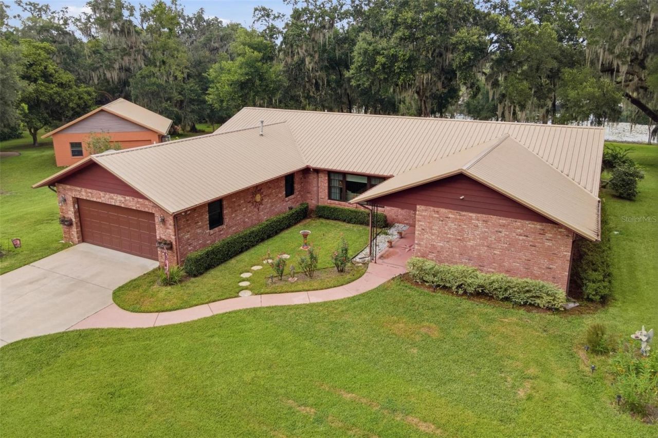 38700 Lakeview Drive , Lady Lake, FL 32159 Photo
