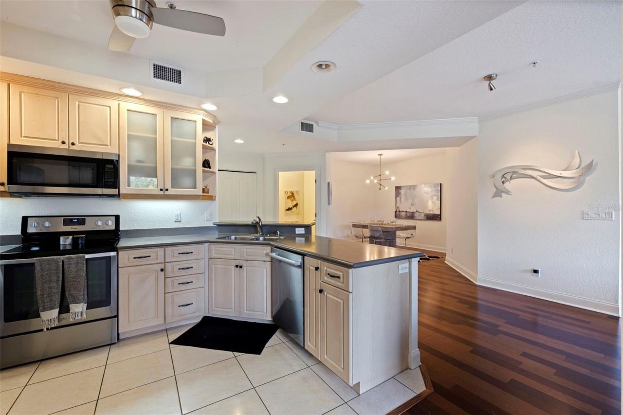 750 4th Avenue S, Unit 305D, Saint Petersburg, FL 33701 Photo