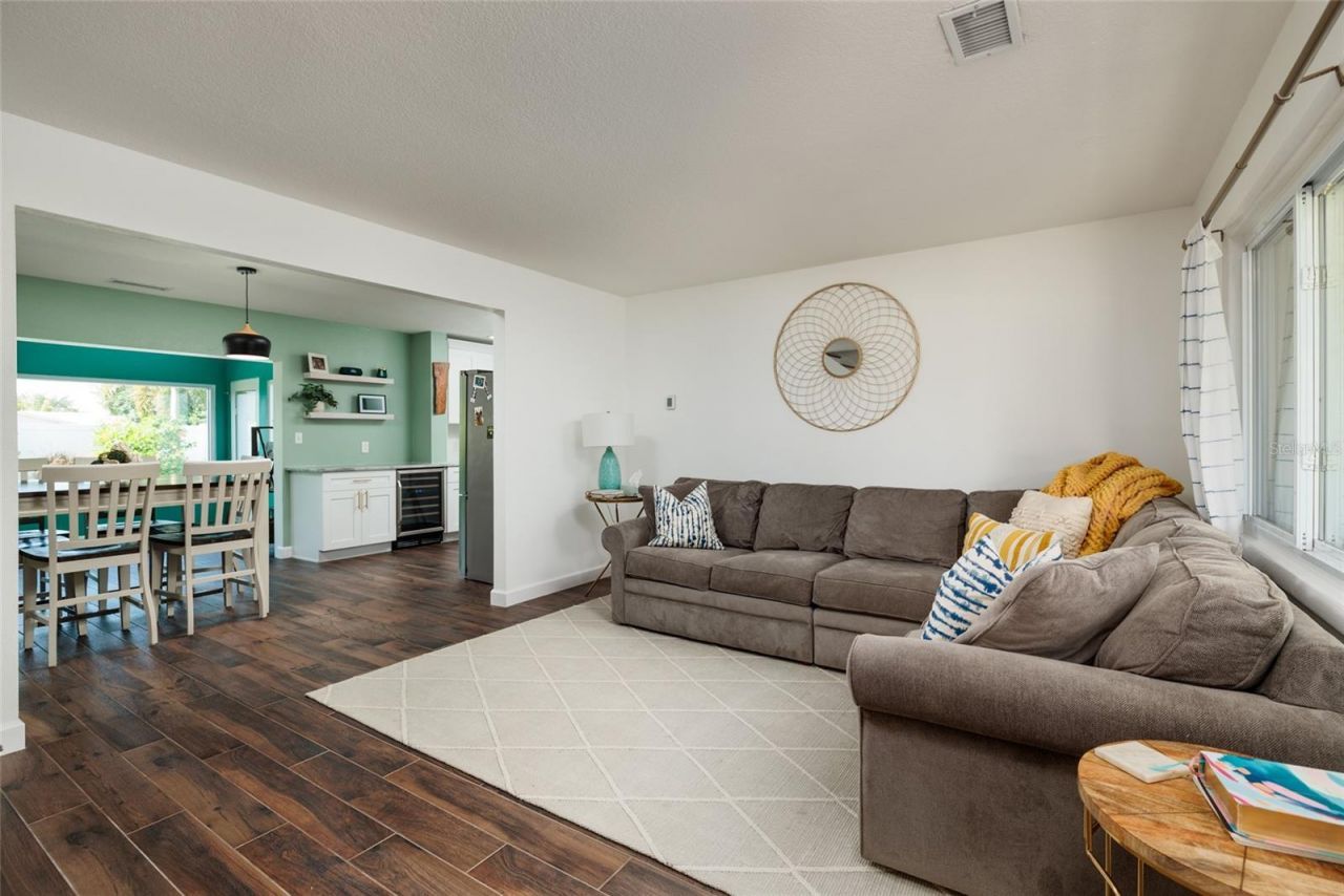 5950 35th Avenue N, Saint Petersburg, FL 33710 Photo