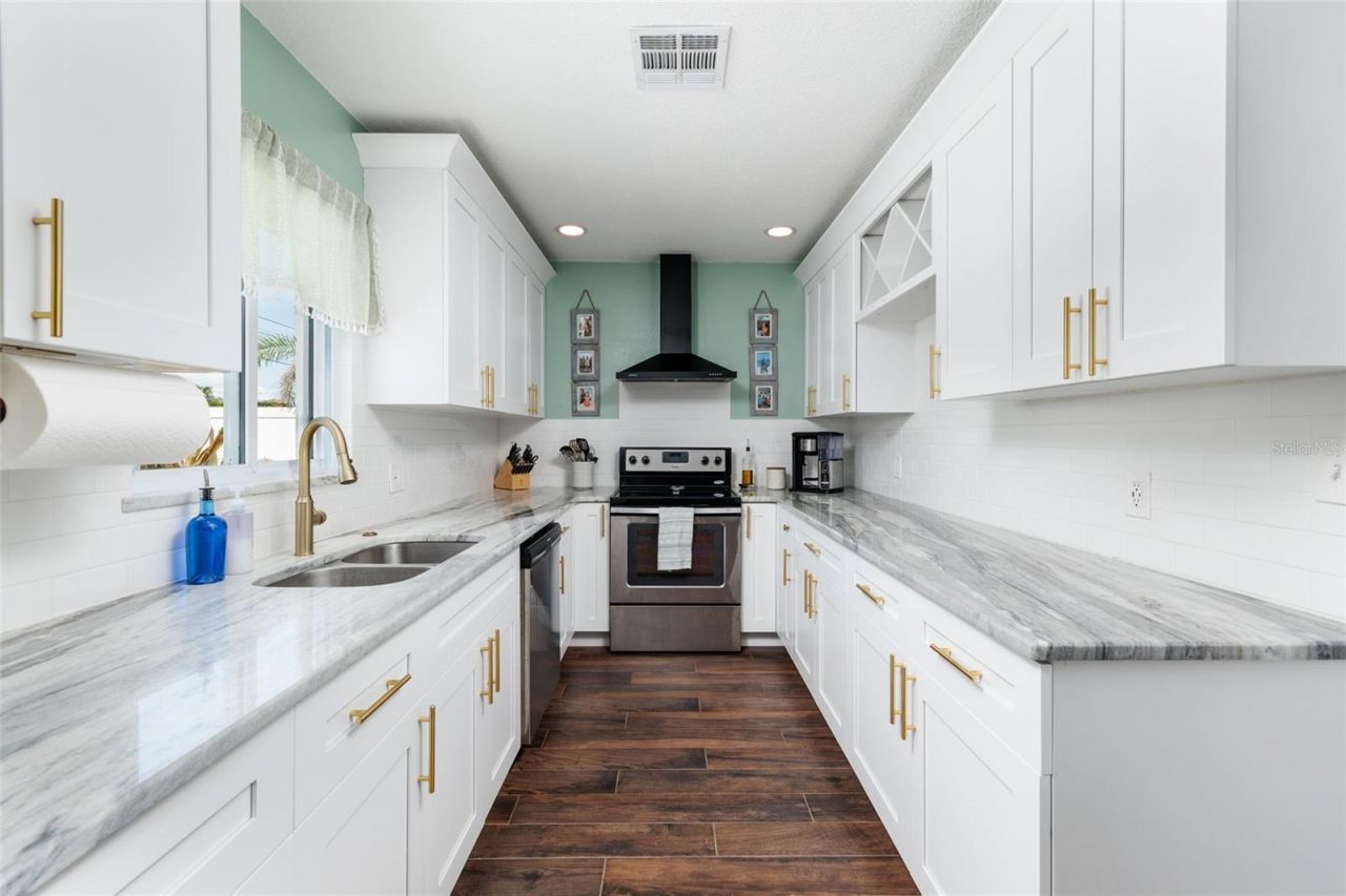 5950 35th Avenue N, Saint Petersburg, FL 33710 Photo