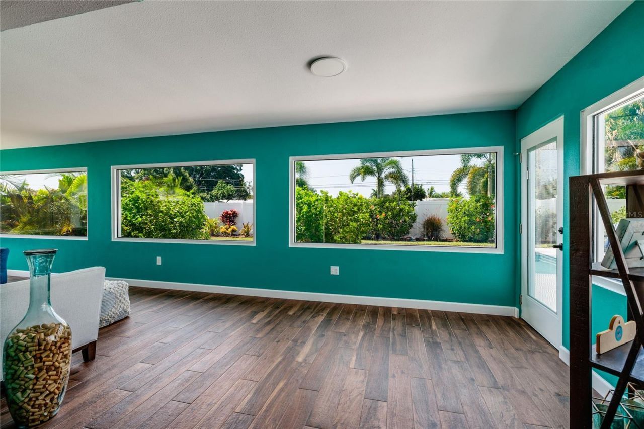 5950 35th Avenue N, Saint Petersburg, FL 33710 Photo