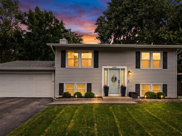 2434 Oakdale Court , Aurora, IL 60504
