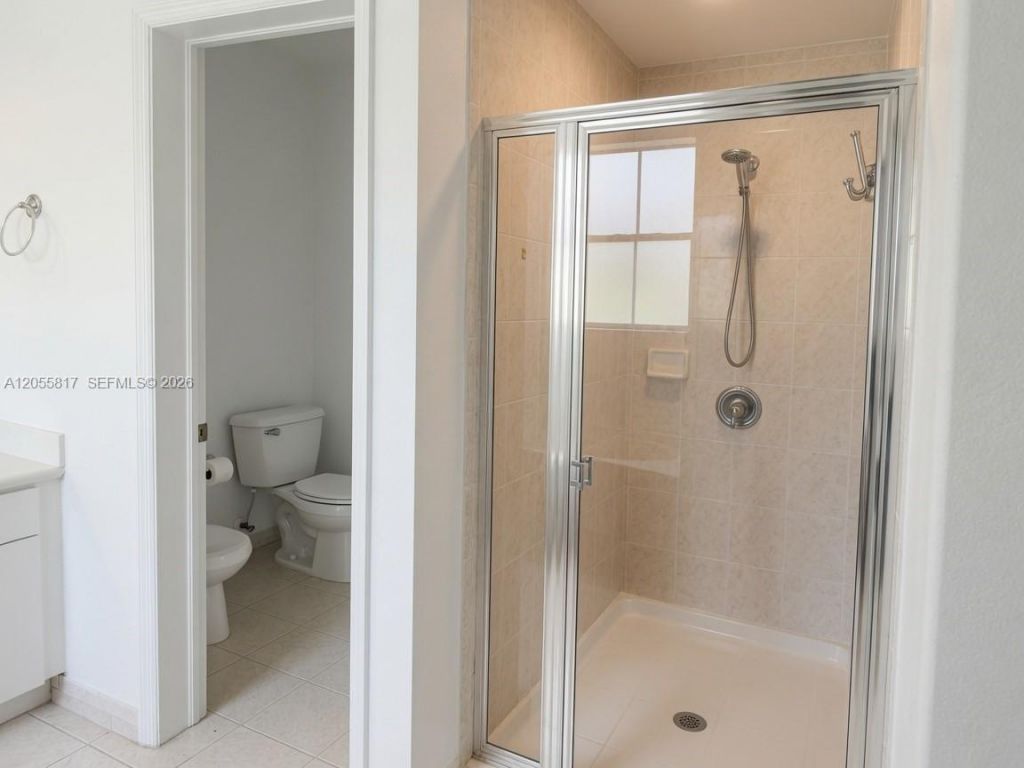 16654 SW 83rd Ln , Miami, FL 33193 Photo
