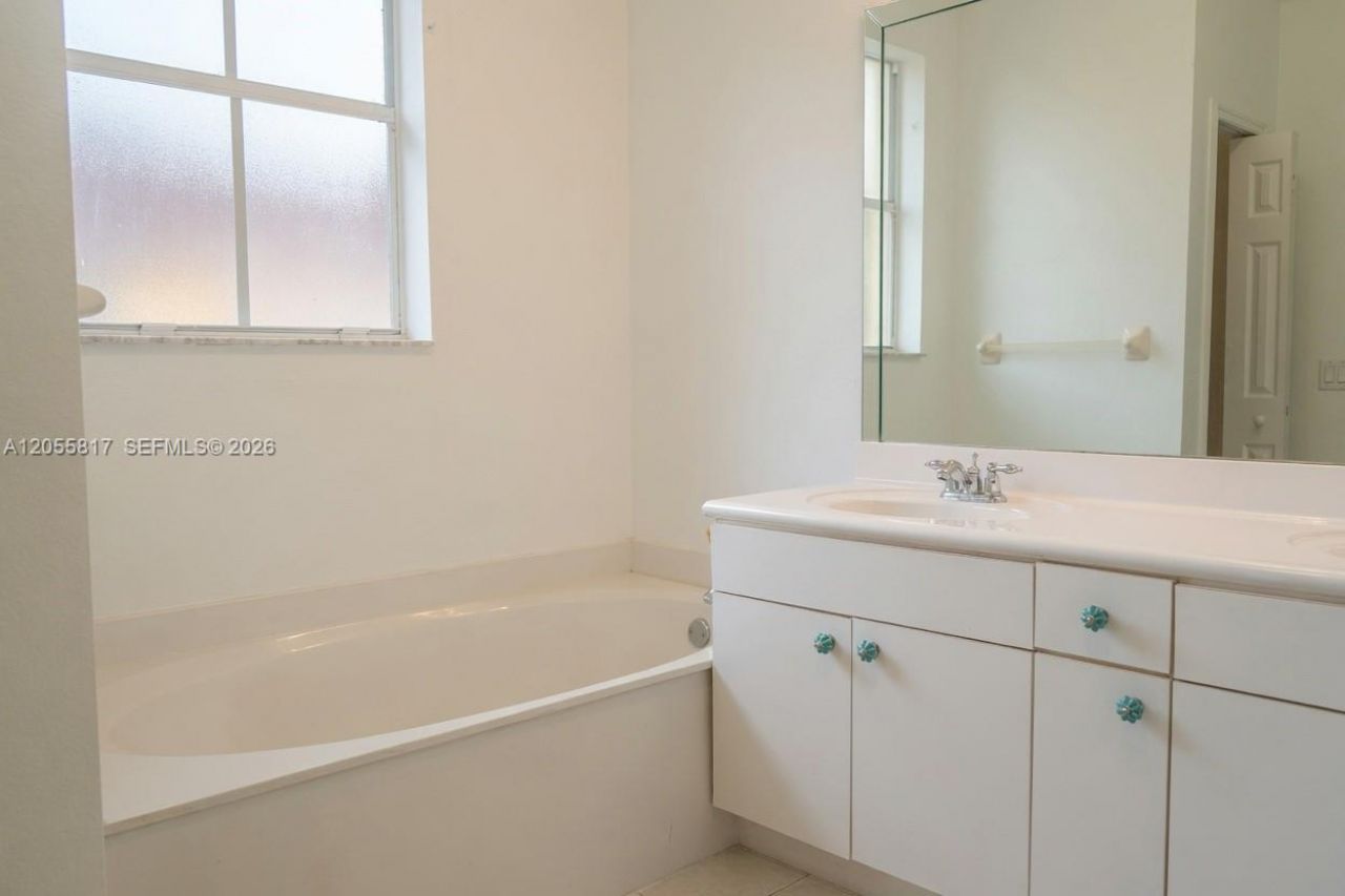 16654 SW 83rd Ln , Miami, FL 33193 Photo