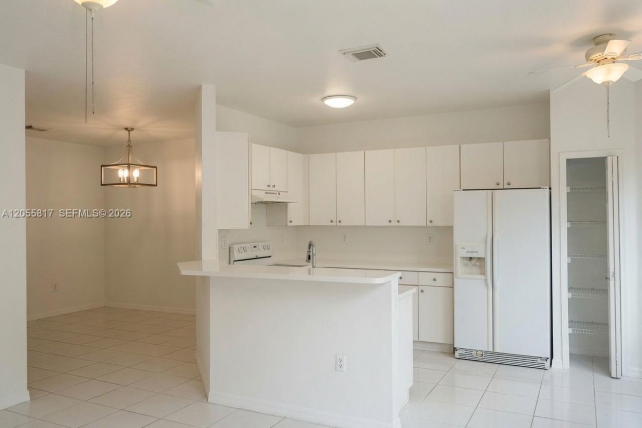 16654 SW 83rd Ln , Miami, FL 33193 Photo