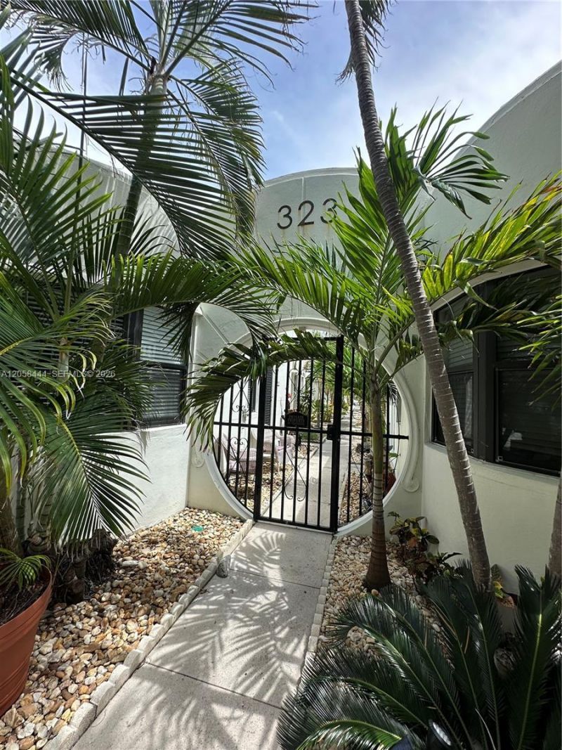 323 Fillmore St , Unit 10, Hollywood, FL 33019 Photo
