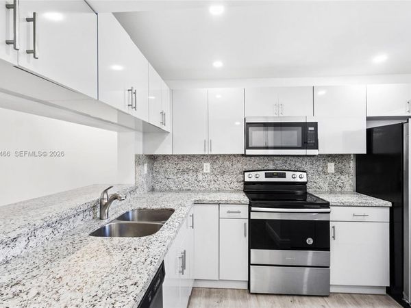 10145 NW 9th St Circle, Unit 101, Miami, FL 33172
