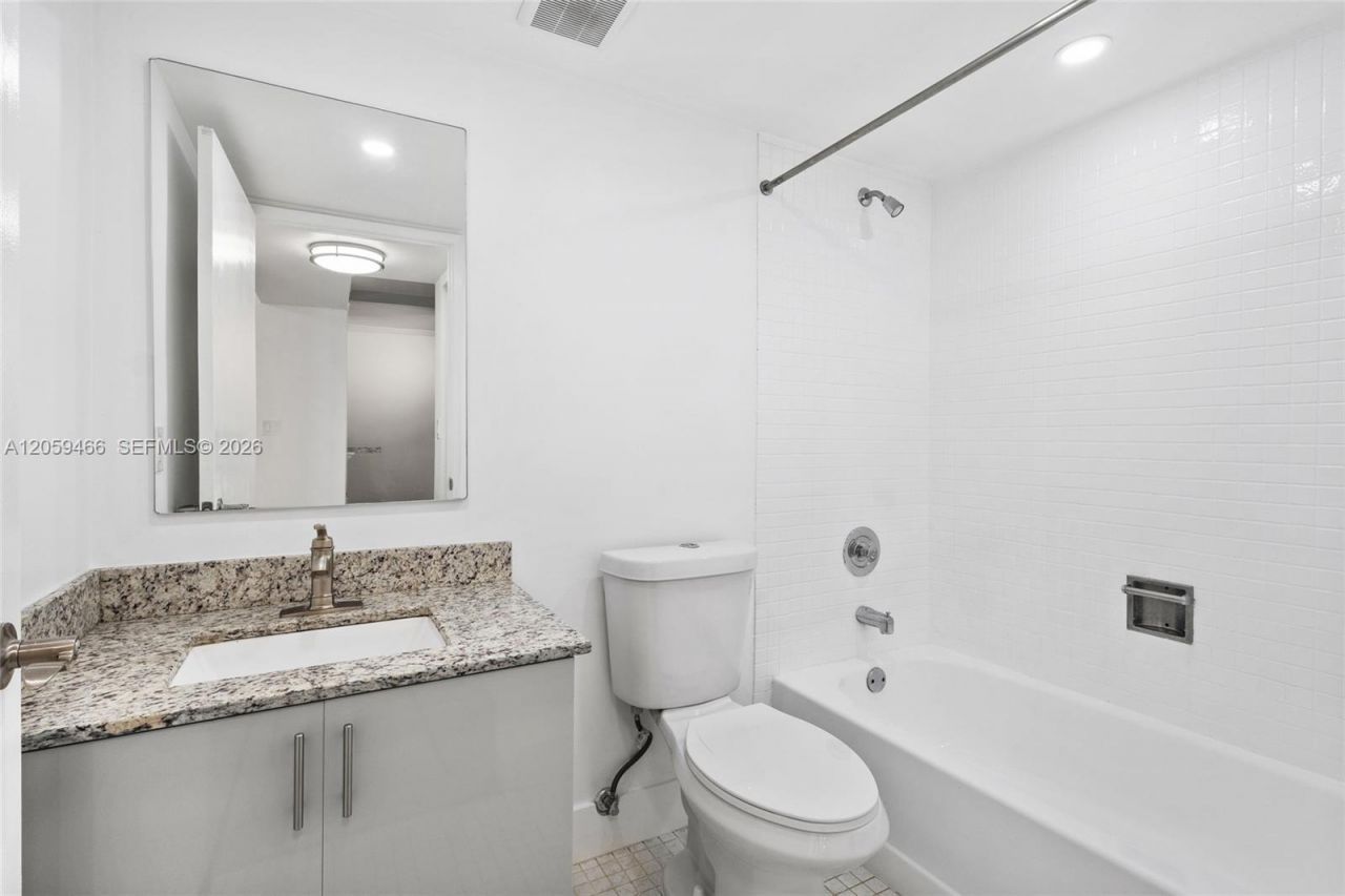 10145 NW 9th St Circle, Unit 101, Miami, FL 33172 Photo
