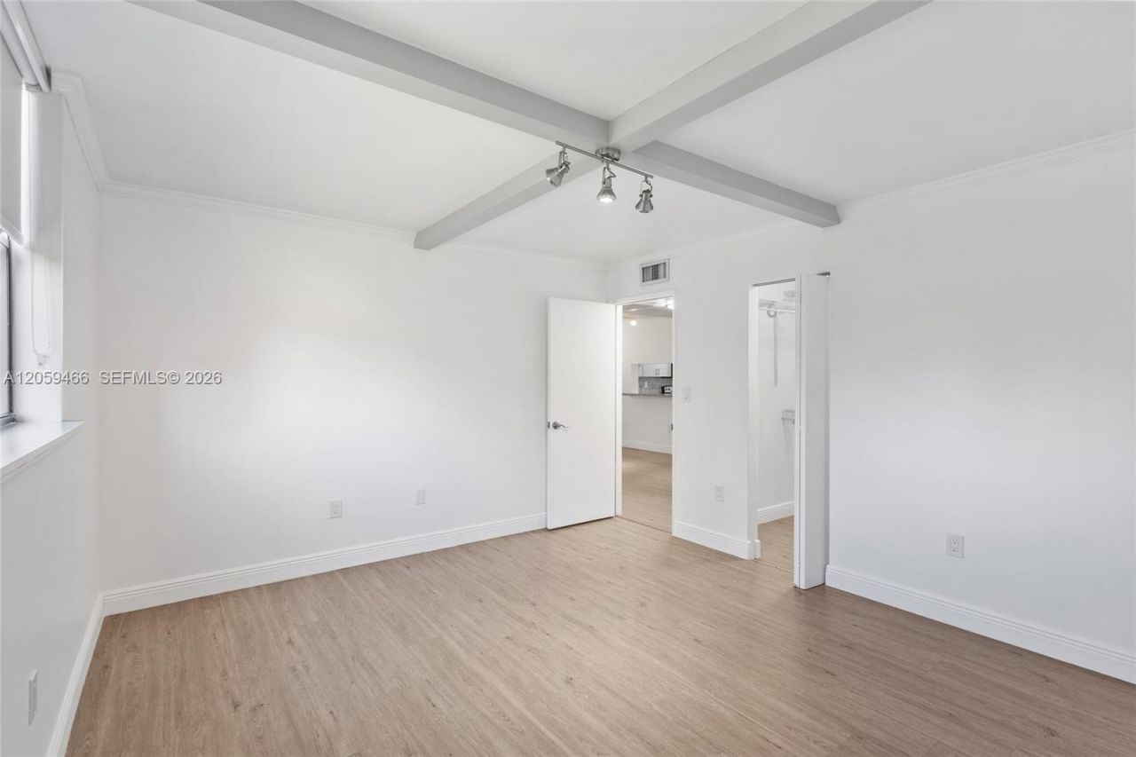 10145 NW 9th St Circle, Unit 101, Miami, FL 33172 Photo
