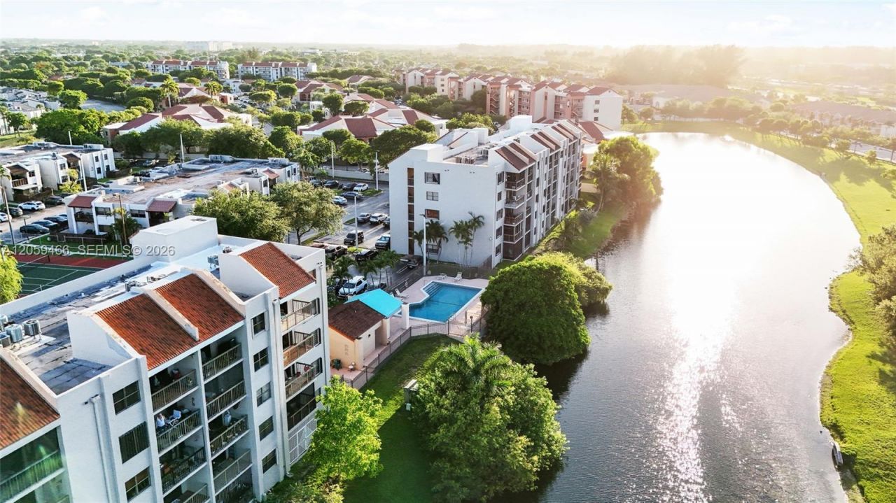 10145 NW 9th St Circle, Unit 101, Miami, FL 33172 Photo