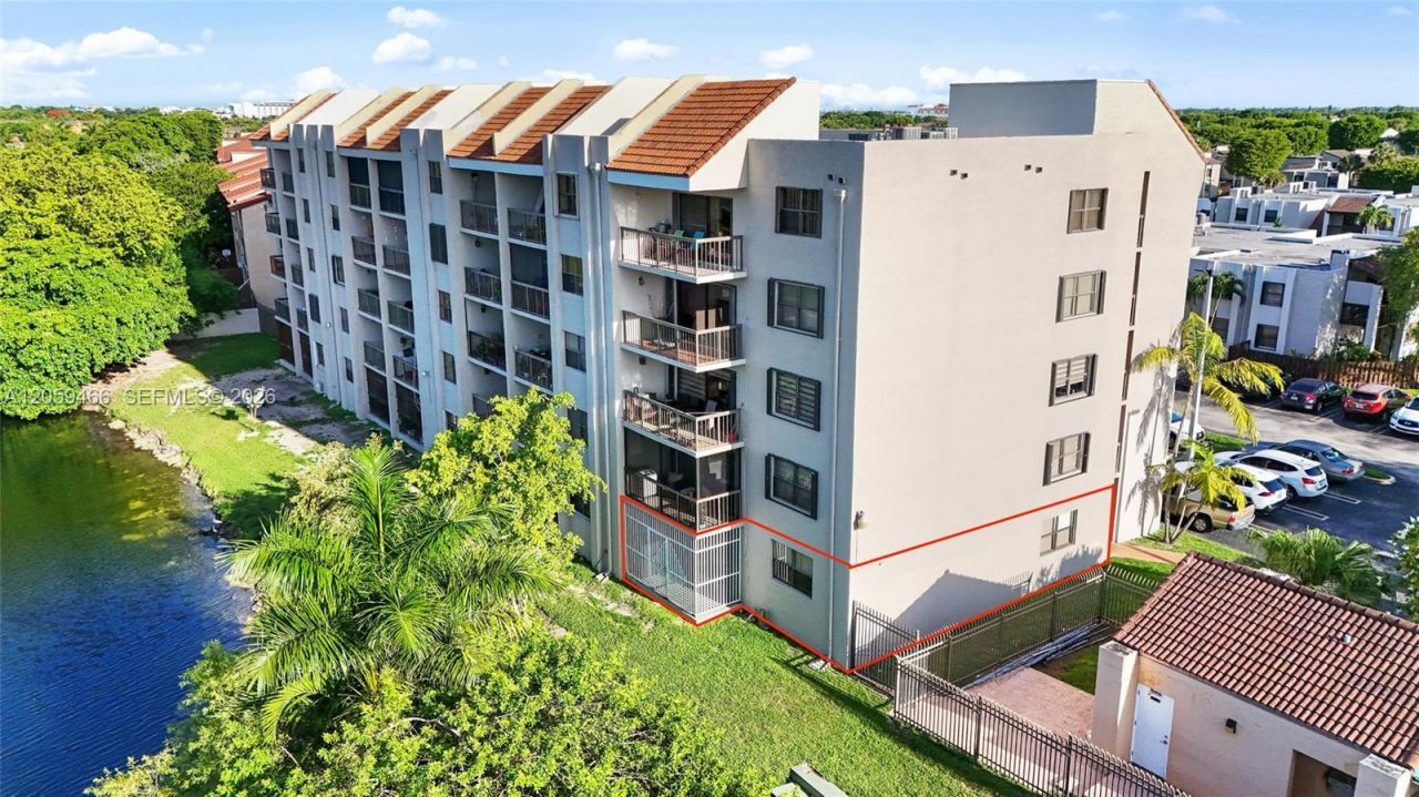 10145 NW 9th St Circle, Unit 101, Miami, FL 33172 Photo