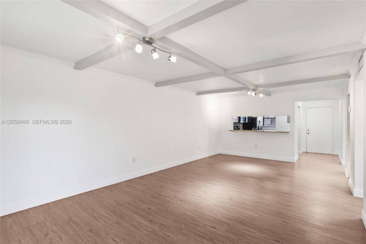 10145 NW 9th St Circle, Unit 101, Miami, FL 33172 Photo