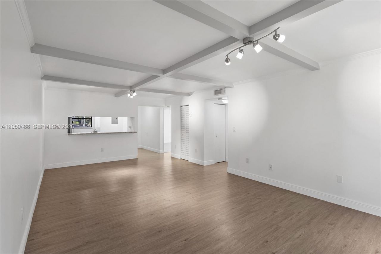 10145 NW 9th St Circle, Unit 101, Miami, FL 33172 Photo