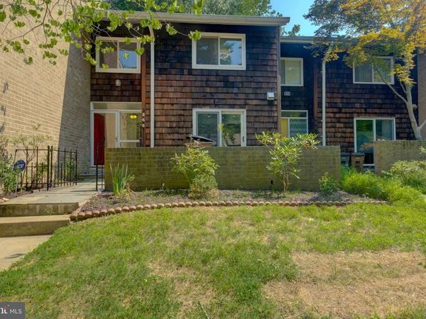 266 NEW MARK ESPLANADE , ROCKVILLE, MD 20850