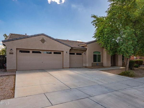 7621 W PECK Drive, Glendale, AZ 85303