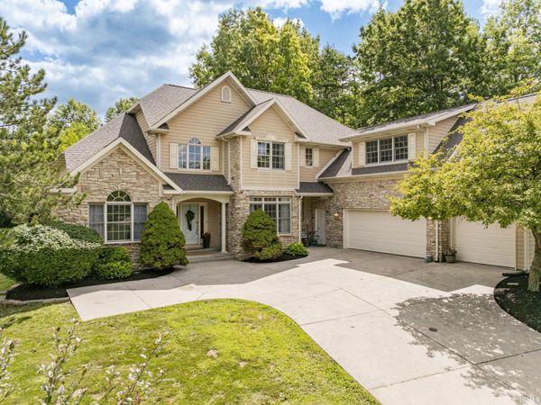 1300 N Grove Court, Muncie, IN 47304
