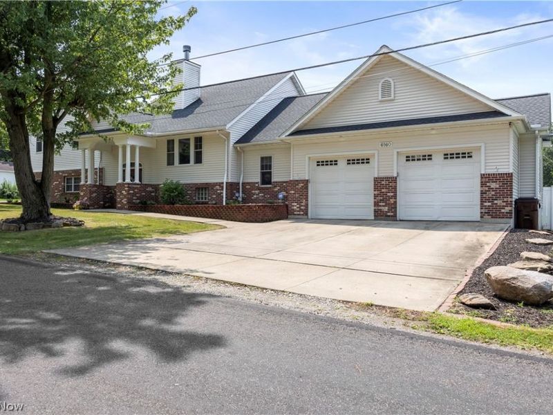 6160 Ethel Avenue, Elyria, OH 44035 Photo 2