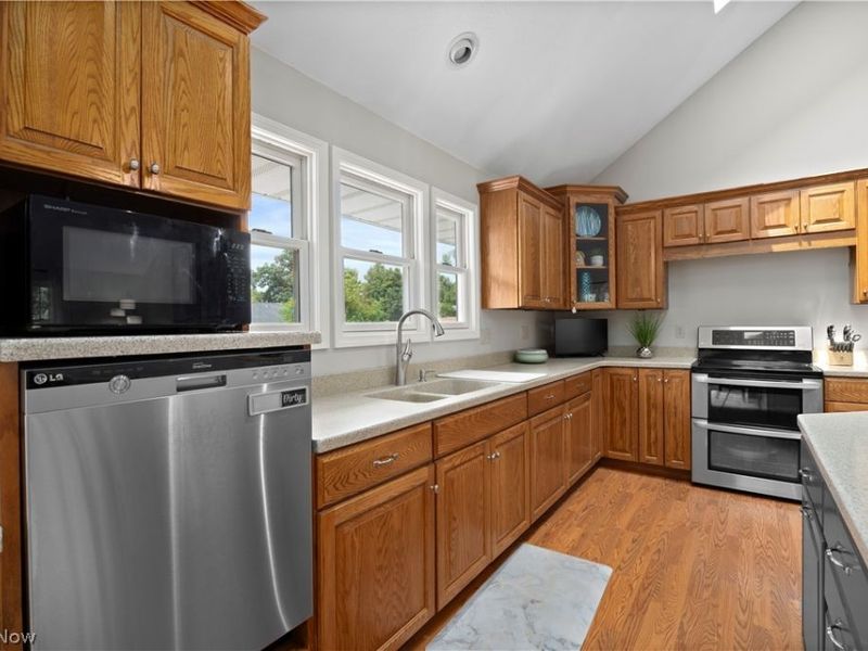 6160 Ethel Avenue, Elyria, OH 44035 Photo 8