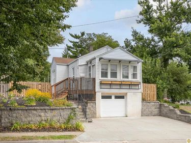 1111 S 64th Avenue, Omaha, NE 68106