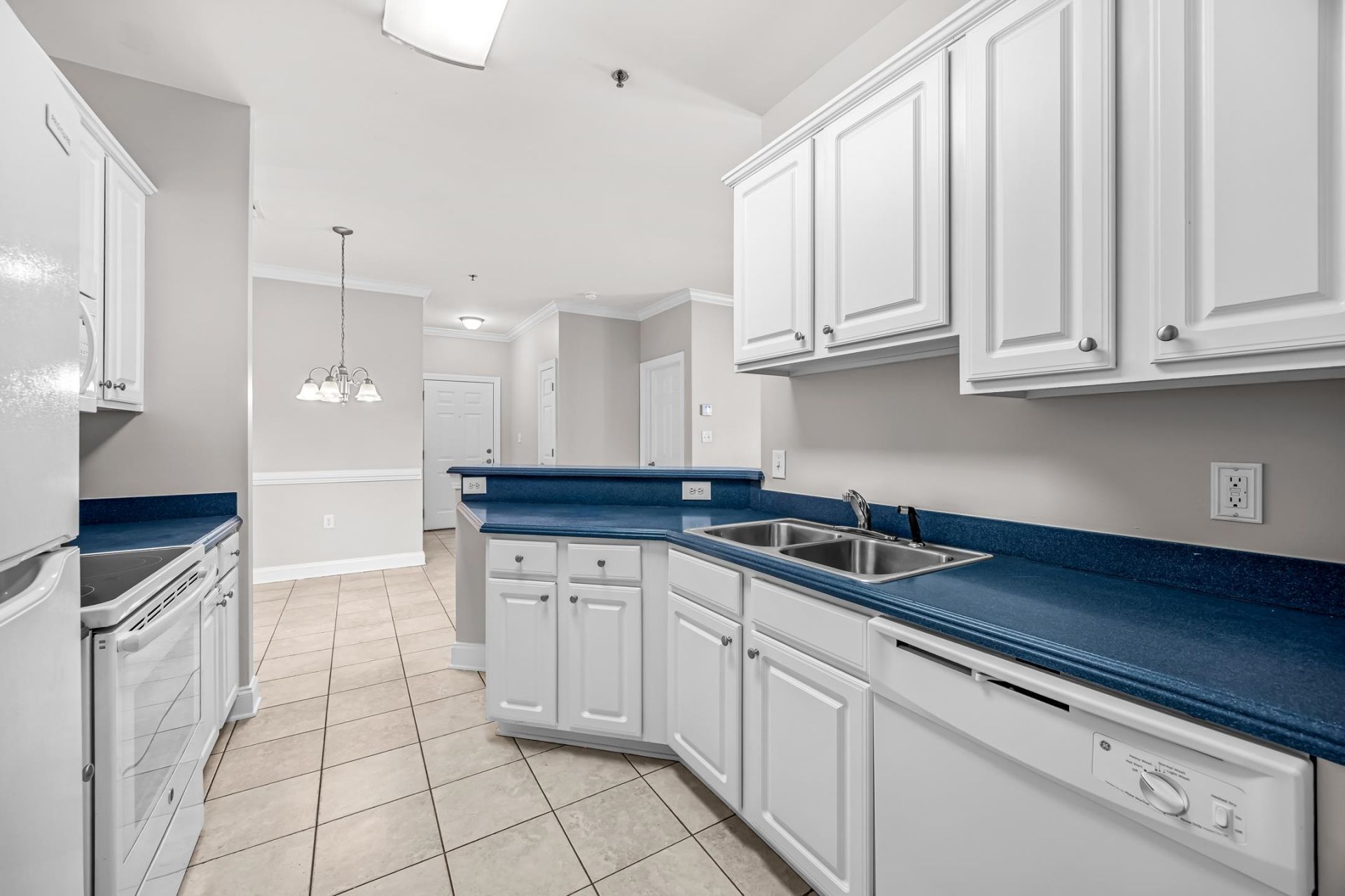 2021 Silvercrest Dr. Photo 11