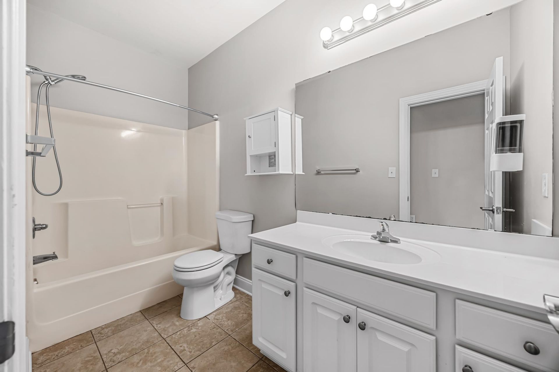 2021 Silvercrest Dr. Photo 16