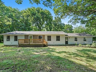 27911 Gideon Street, Dowagiac, MI 49047