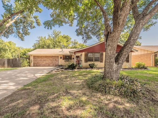 612 Bayless Drive , Euless, TX 76040