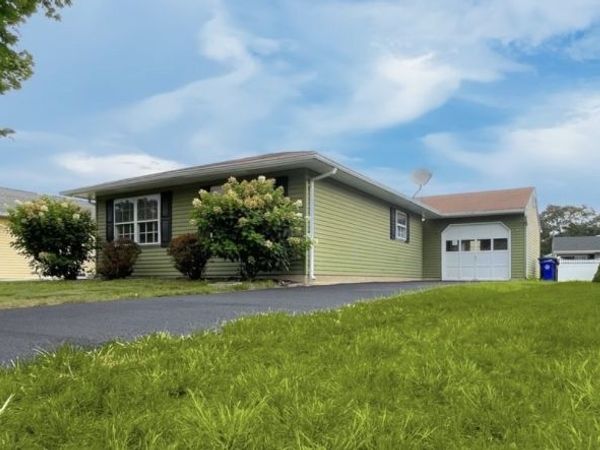11 Reef Pl, Brick, NJ 08723