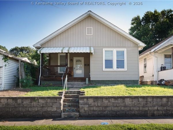 1016 7th Avenue, Charleston, WV 25302