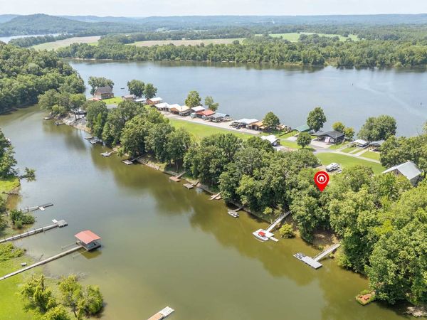 201 Beechview Dr , Clifton, TN 38425