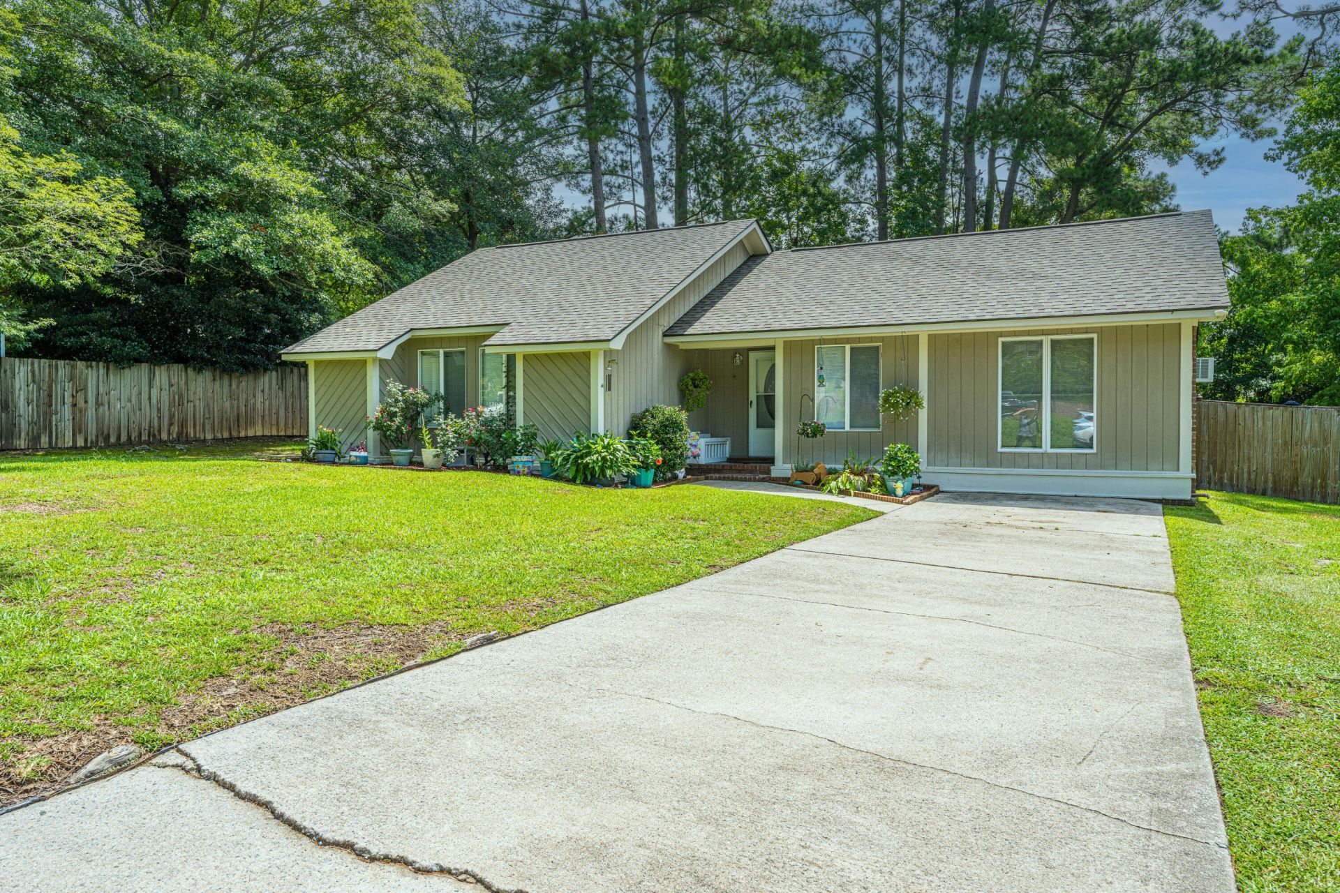 126 Wanda Drive Photo 6