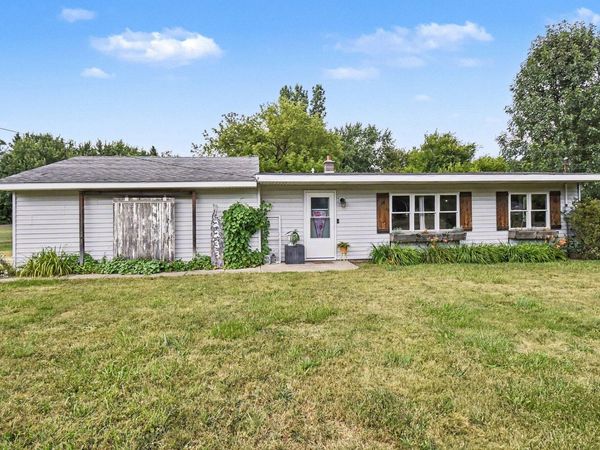 2233 76th Street SE, Caledonia, MI 49316