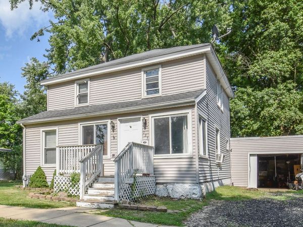 135 S Manning Street, Hillsdale, MI 49242