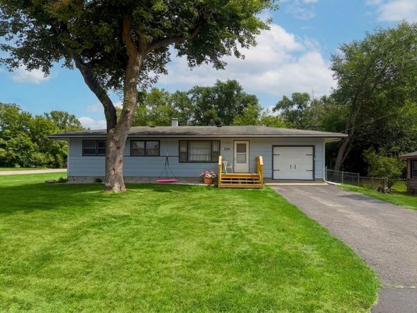 223 Lakewood Drive, Antioch, IL 60002