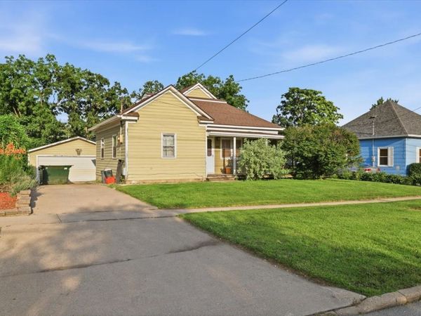 326 E 3rd Street S, Newton, IA 50208