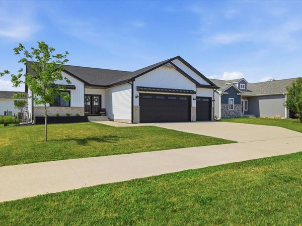 3411 NW Reinhart Drive, Ankeny, IA 50023