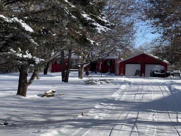 201 Beechwood Avenue N, Braham, MN 55006