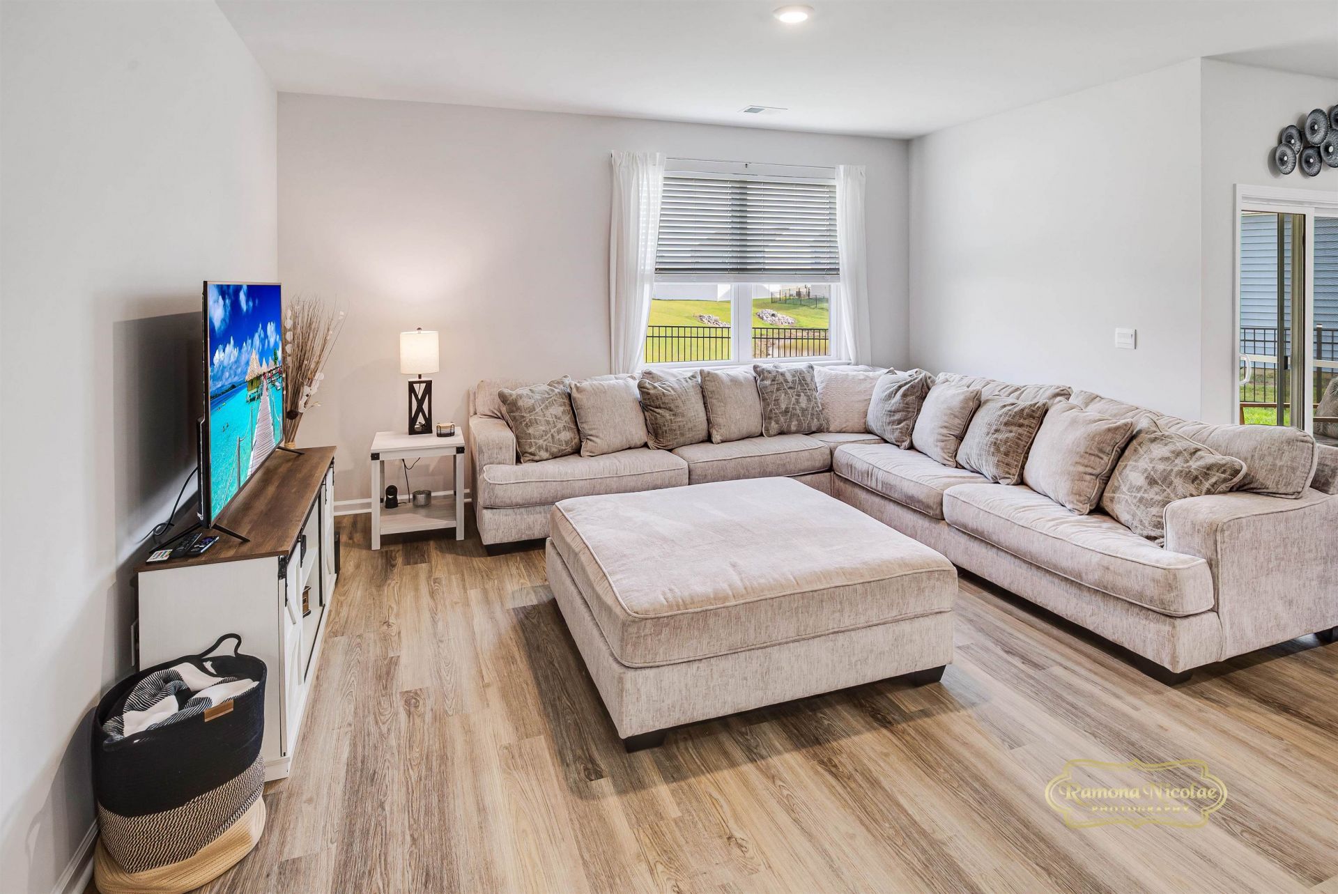 1075 Sennema Circle Photo 11
