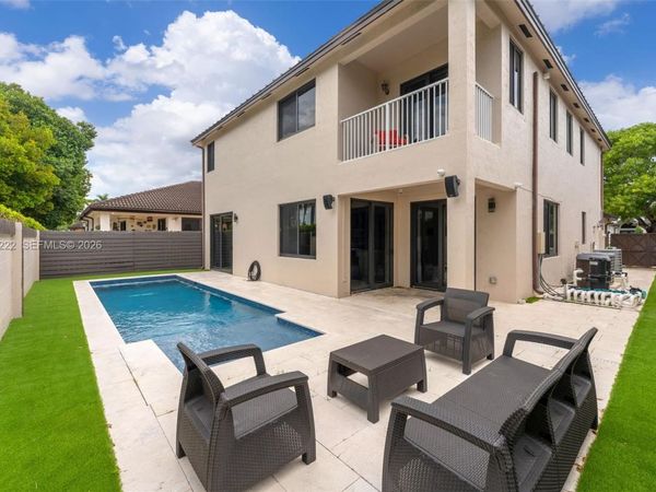 15454 SW 41st Ter, Miami, FL 33185