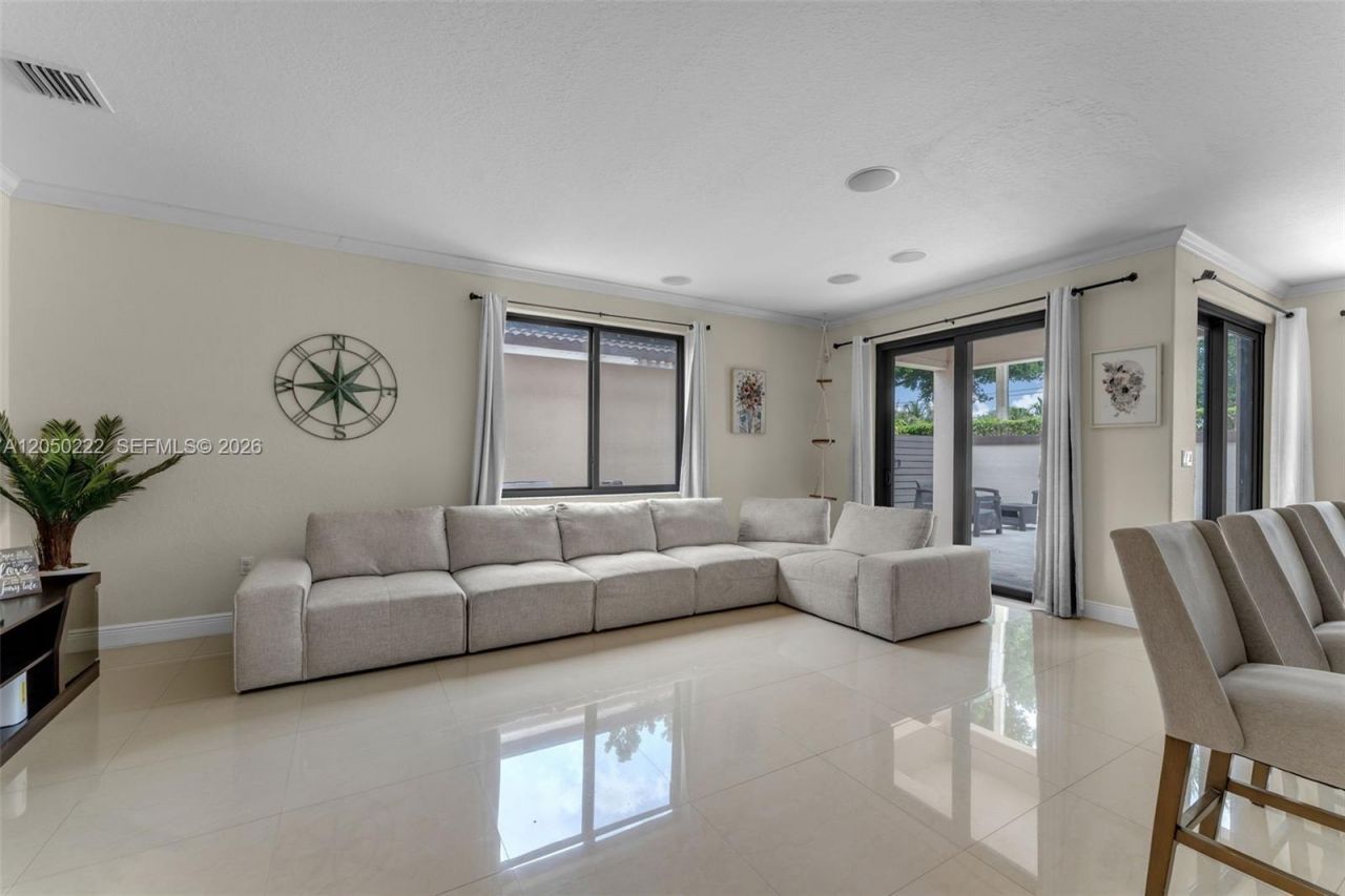 15454 SW 41st Ter, Miami, FL 33185 Photo