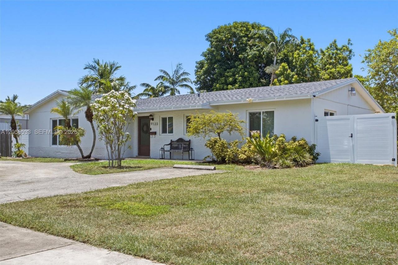 9123 SW 181st St, Palmetto Bay, FL 33157 Main Photo