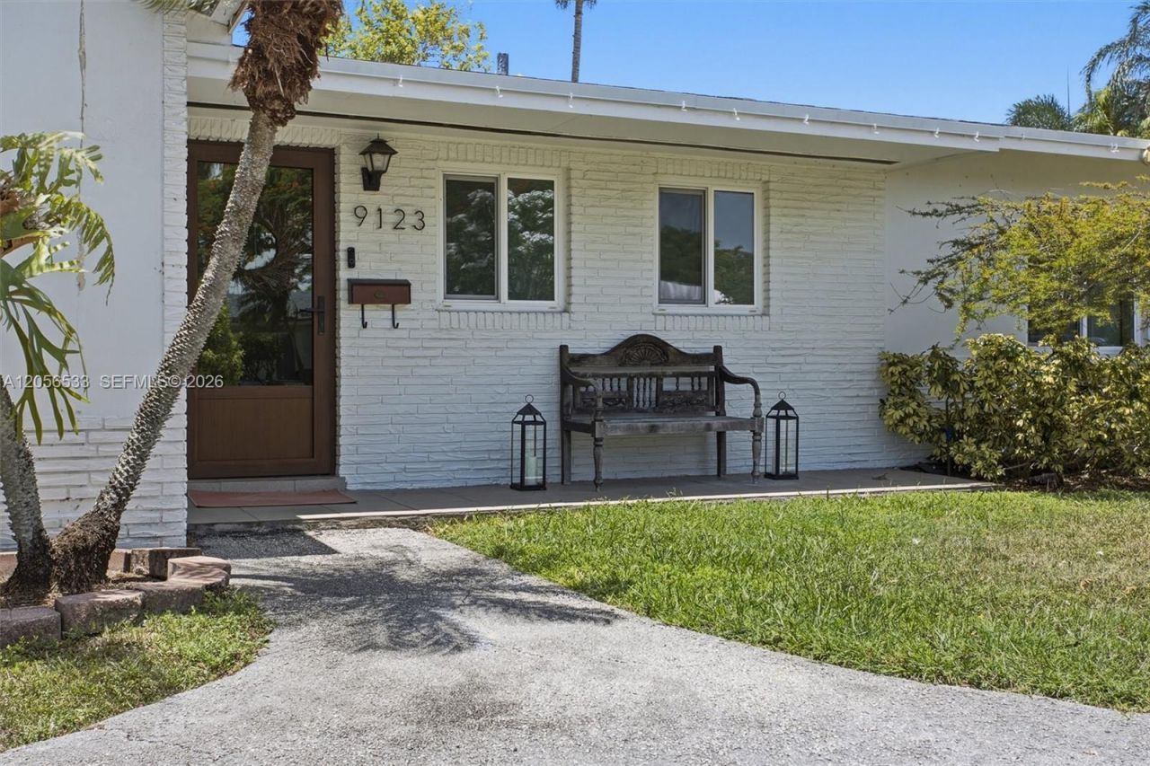9123 SW 181st St, Palmetto Bay, FL 33157 Photo