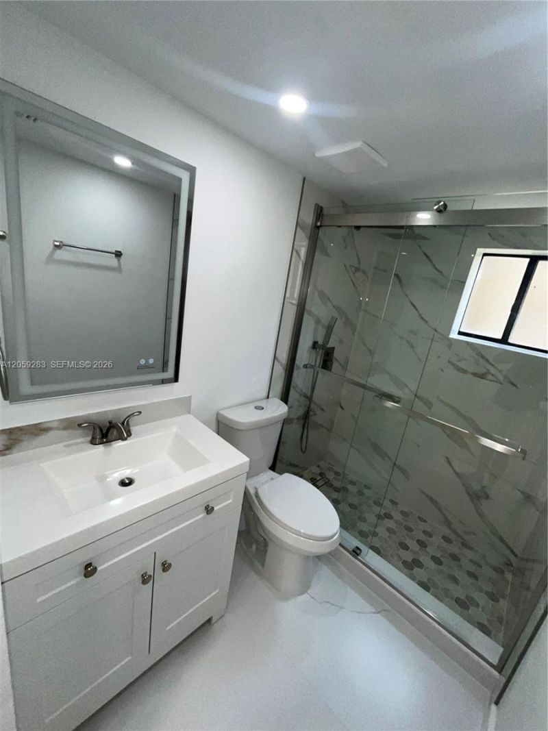 8625 NW 8th St , Unit 213, Miami, FL 33126 Photo