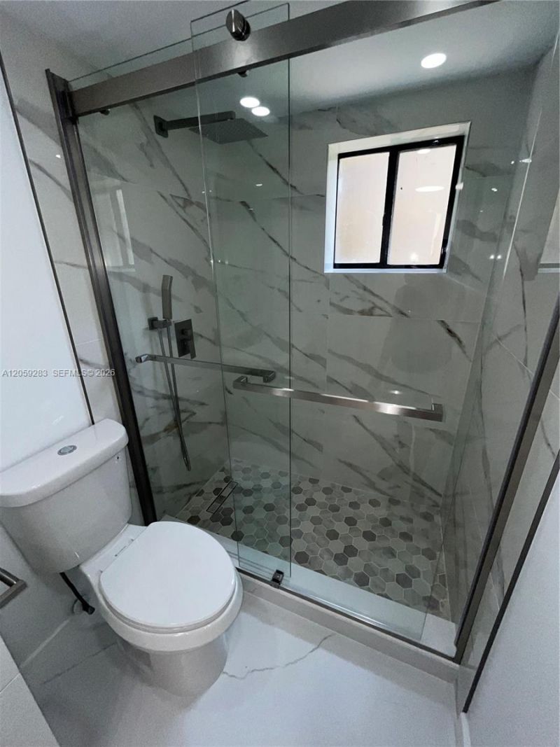 8625 NW 8th St , Unit 213, Miami, FL 33126 Photo