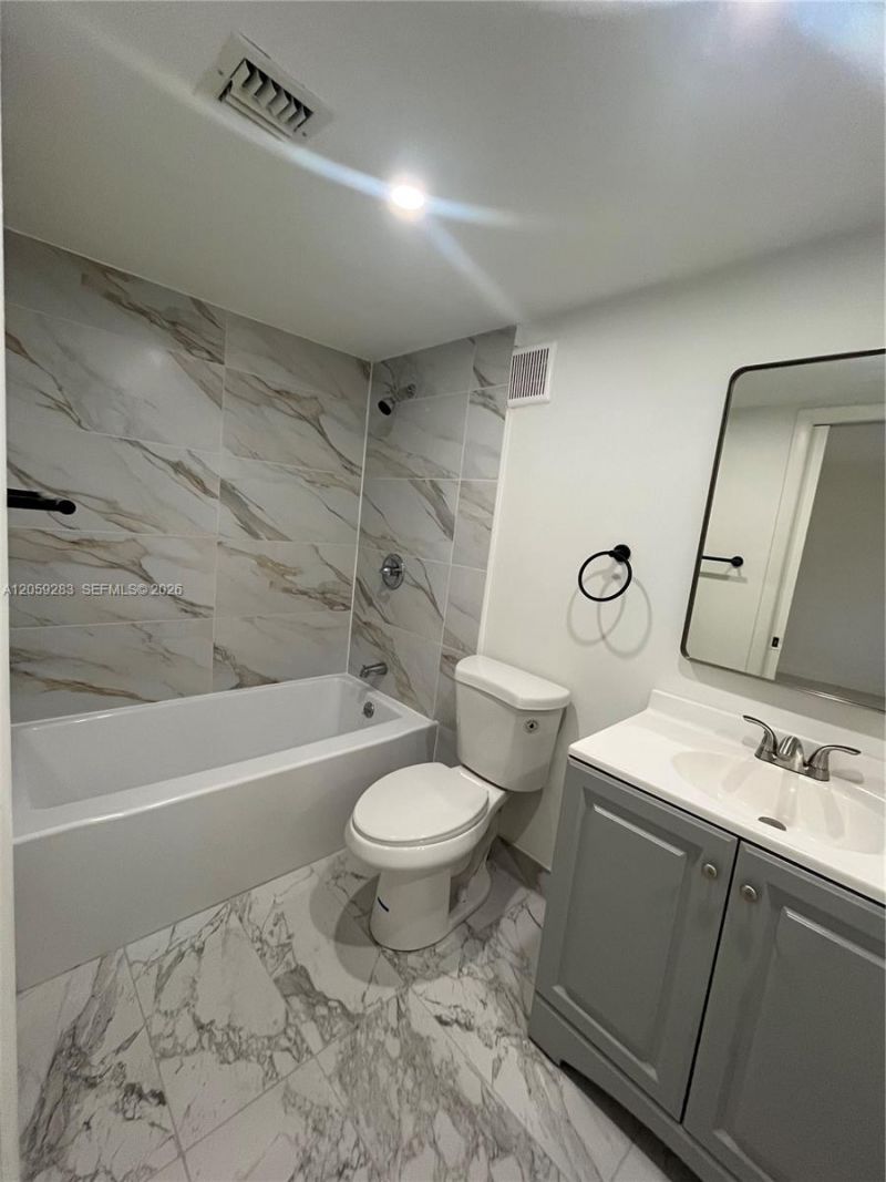 8625 NW 8th St , Unit 213, Miami, FL 33126 Photo