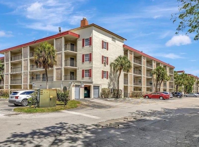3070 NW 48th Ter, Unit 413, Lauderdale Lakes, FL 33313 Photo