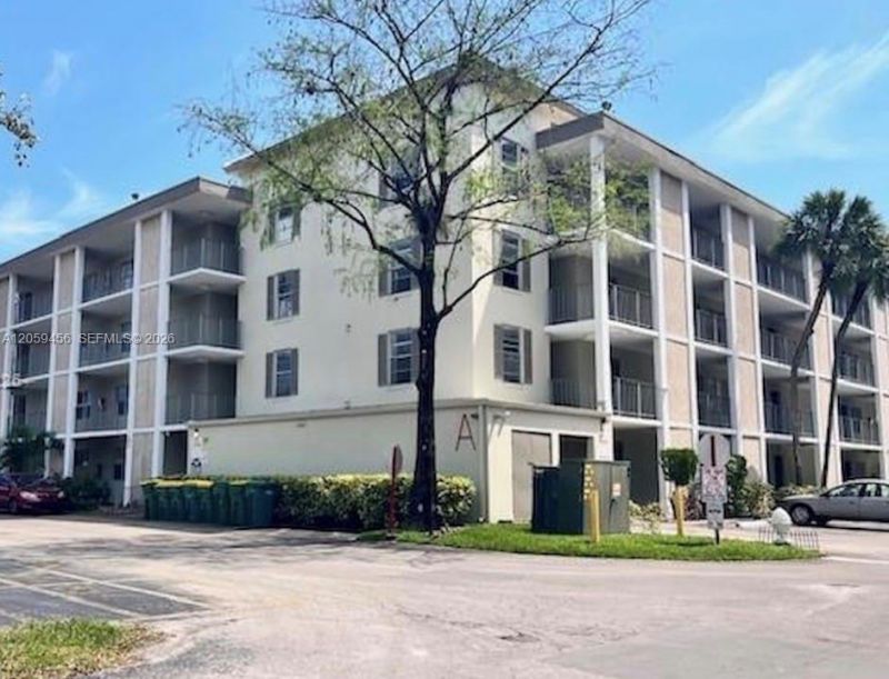 3070 NW 48th Ter, Unit 413, Lauderdale Lakes, FL 33313 Photo