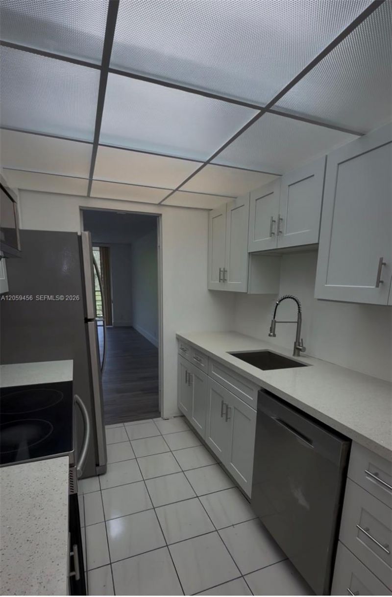 3070 NW 48th Ter, Unit 413, Lauderdale Lakes, FL 33313 Photo