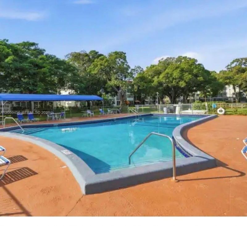 3070 NW 48th Ter, Unit 413, Lauderdale Lakes, FL 33313 Photo
